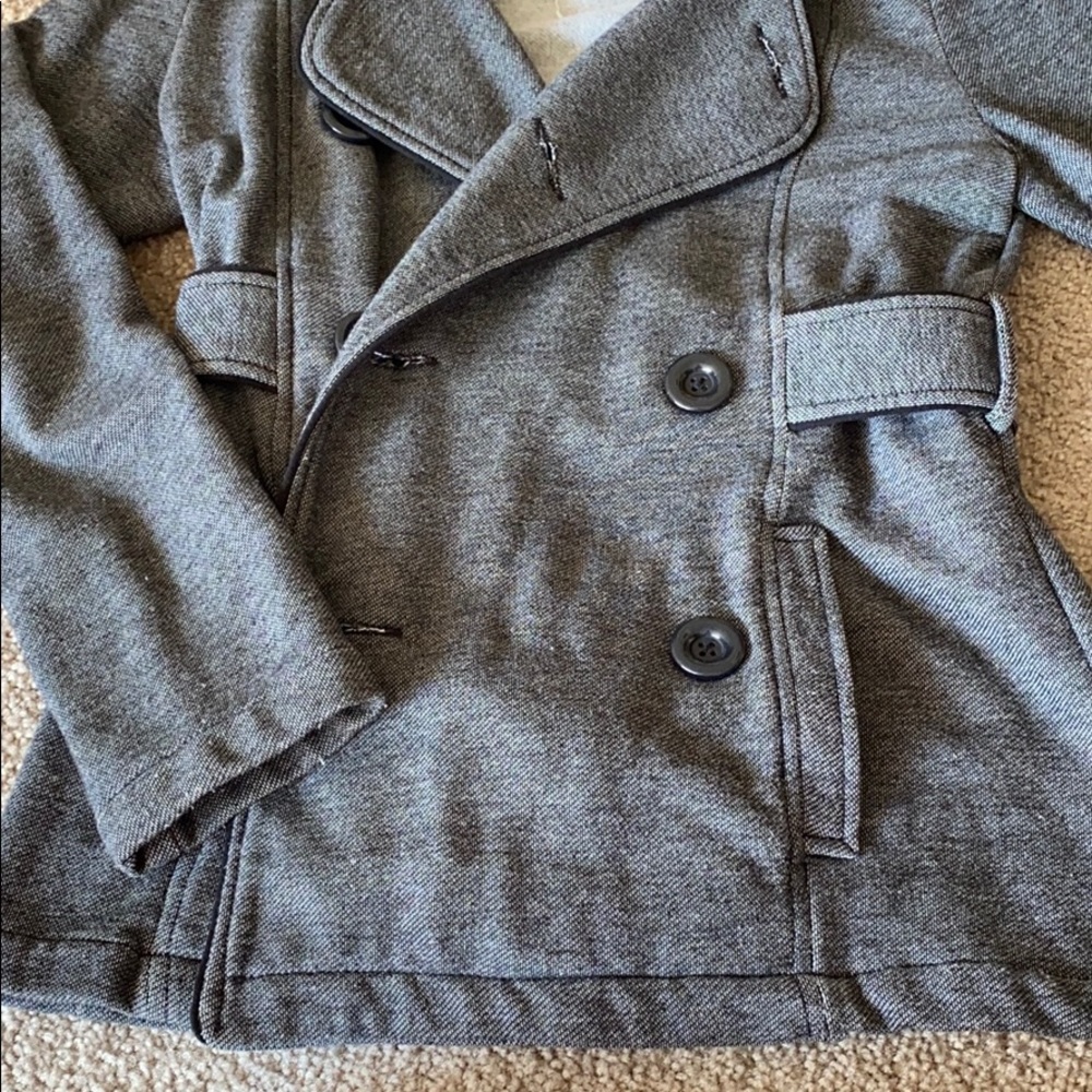 Roxy - Picture 2 of 4